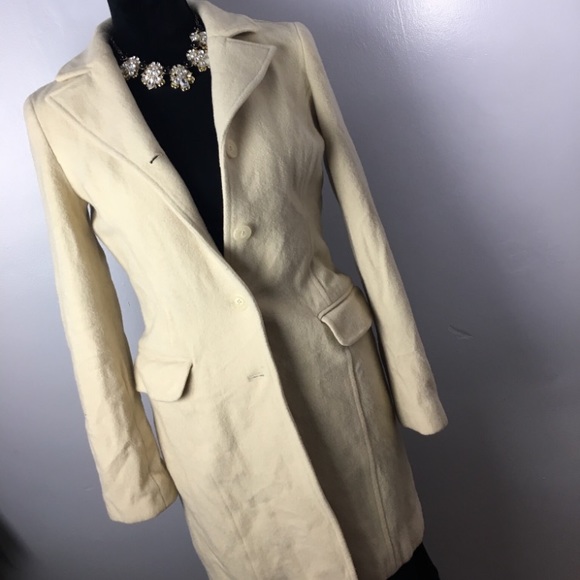 Fabulous Cream Coat 💋 - Picture 2 of 4
